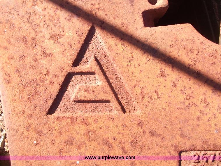 image for item B5068 1976 Allis Chalmers 7060 tractor