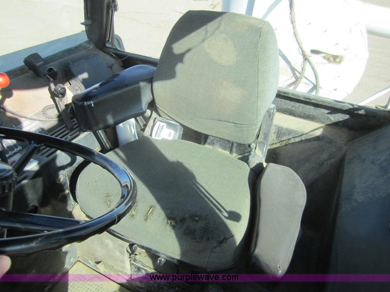 image for item B5531 1988 John Deere 4450 tractor