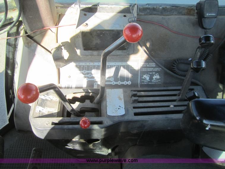 image for item B5531 1988 John Deere 4450 tractor