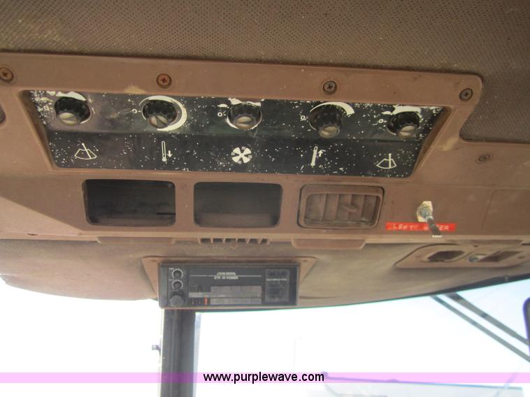 image for item B5531 1988 John Deere 4450 tractor