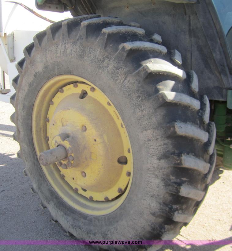 image for item B5531 1988 John Deere 4450 tractor