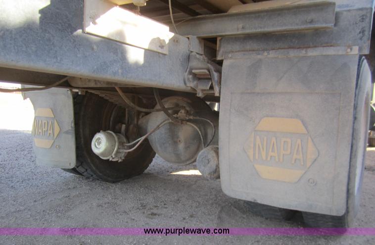 image for item B5534 1983 Ford LN800 bale feeder