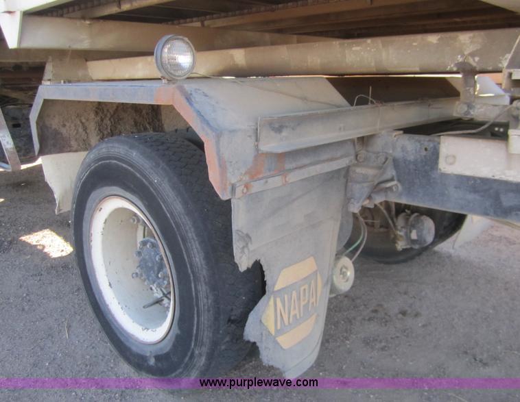 image for item B5534 1983 Ford LN800 bale feeder