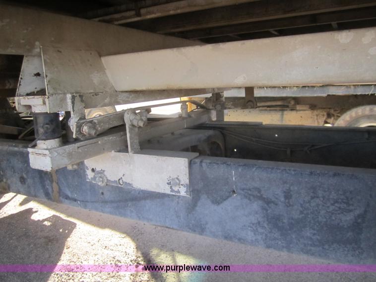 image for item B5534 1983 Ford LN800 bale feeder