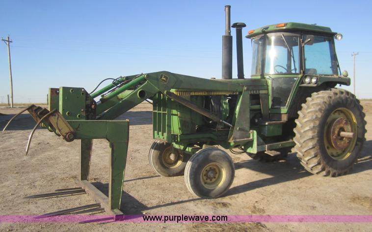 image for item B5540 1980 John Deere 4440 tractor with loader