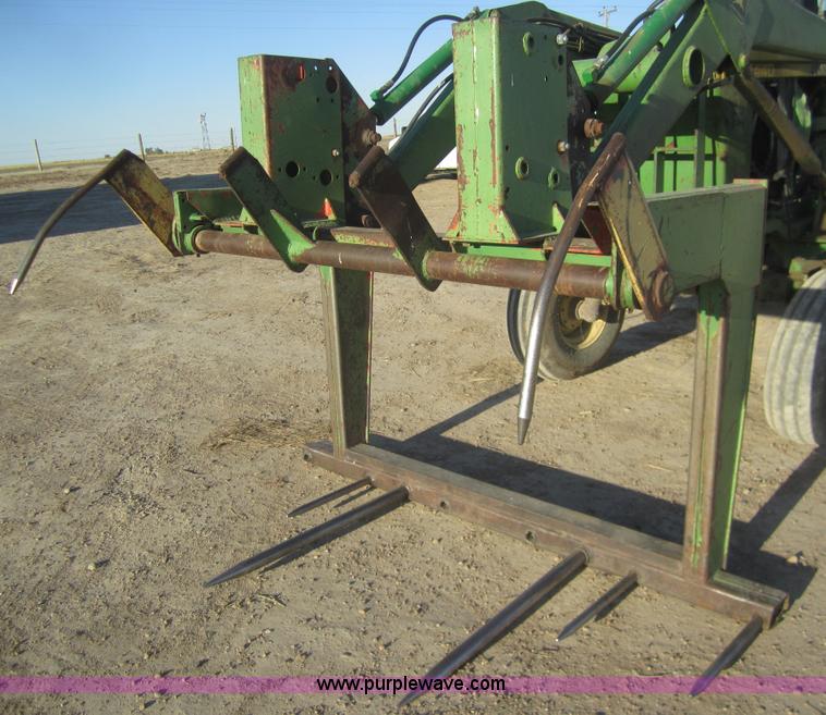 image for item B5540 1980 John Deere 4440 tractor with loader