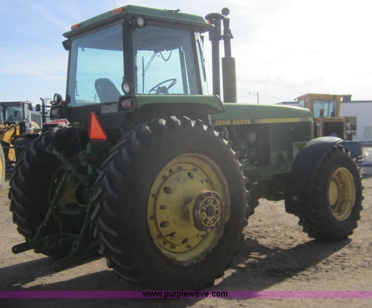 image for item B5549 1990 John Deere 4555 MFWD tractor
