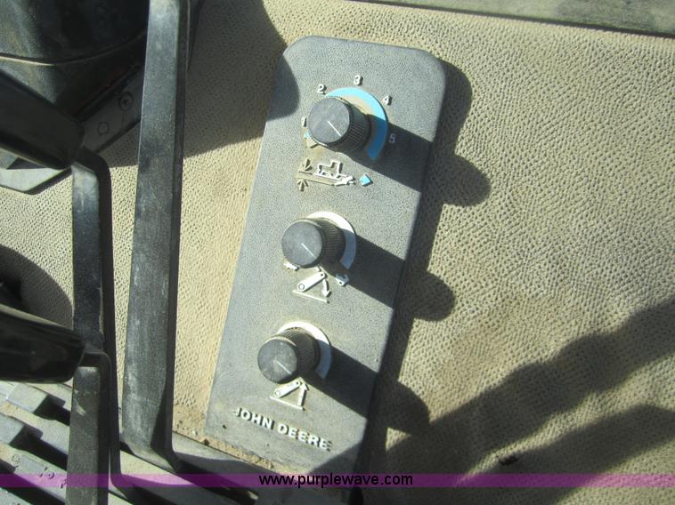 image for item B5549 1990 John Deere 4555 MFWD tractor