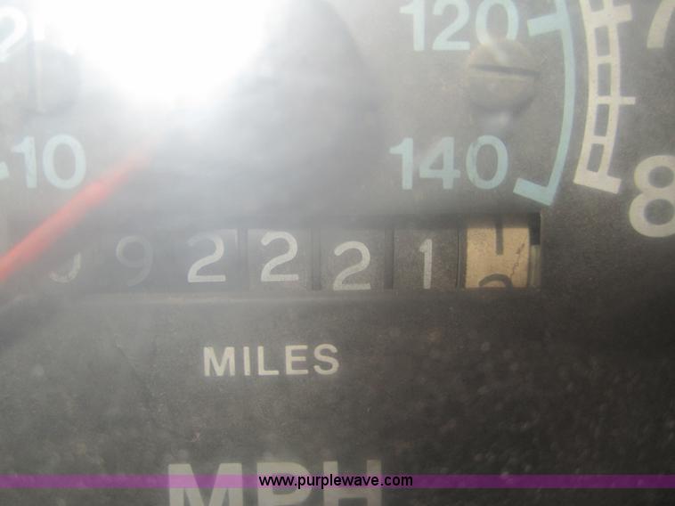 image for item B5553 1989 International S1900 feed truck