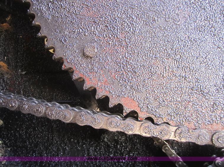 image for item B5553 1989 International S1900 feed truck