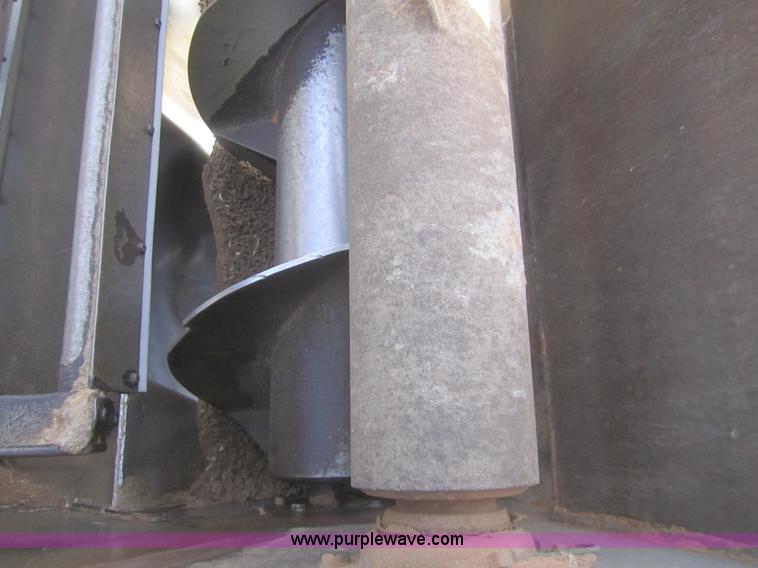 image for item B5553 1989 International S1900 feed truck