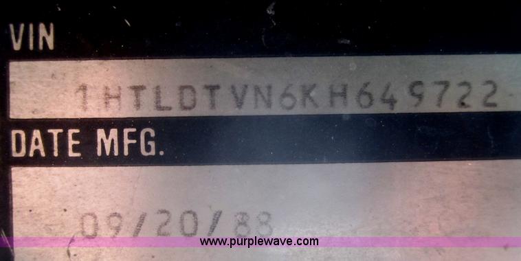 image for item B5553 1989 International S1900 feed truck