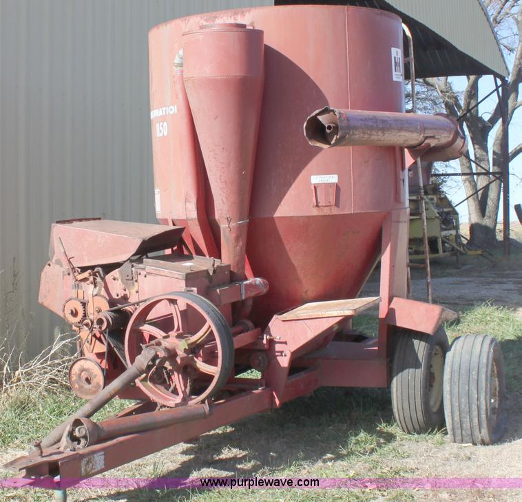 image for item B8676 International Harvester 1150 grinder/mixer