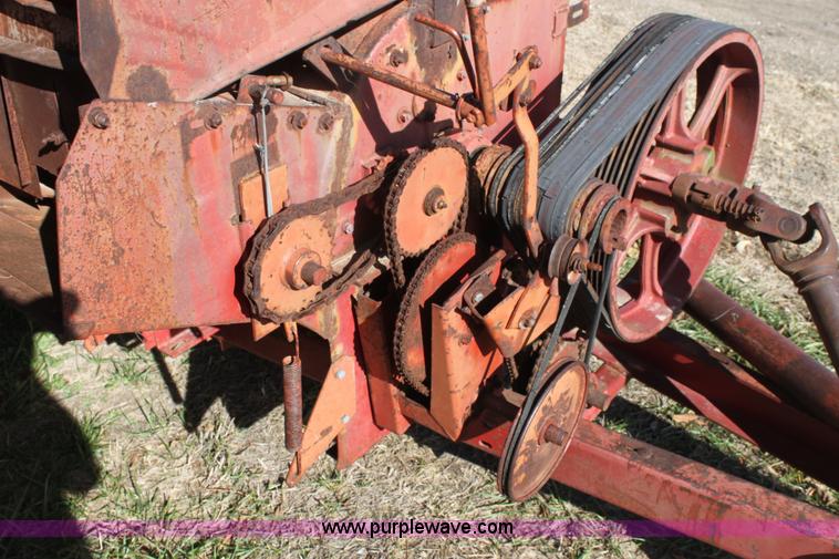 image for item B8676 International Harvester 1150 grinder/mixer