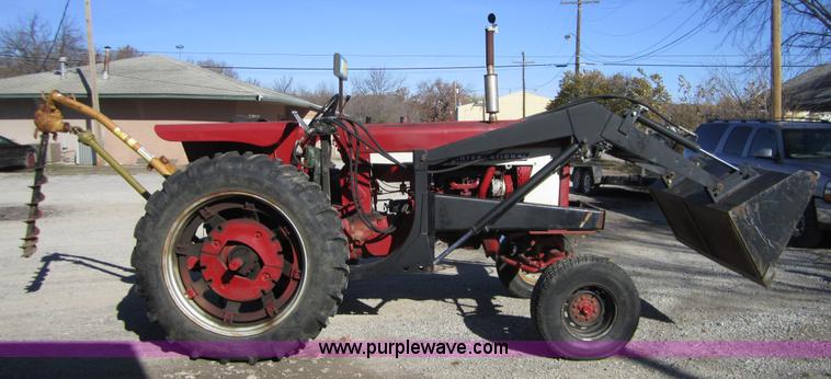 image for item C5208 1969 International F544 tractor