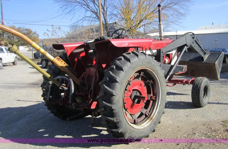 image for item C5208 1969 International F544 tractor