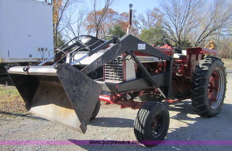 image for item C5208 1969 International F544 tractor