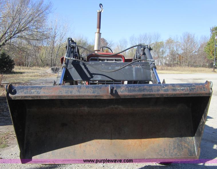 image for item C5208 1969 International F544 tractor