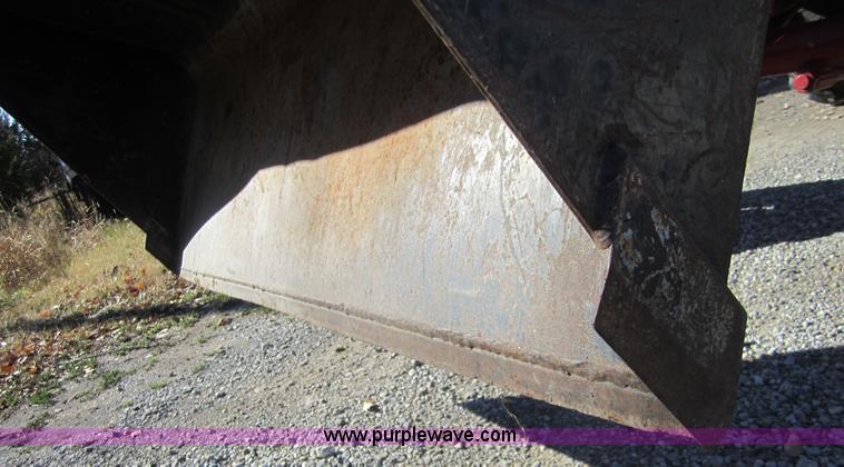 image for item C5208 1969 International F544 tractor