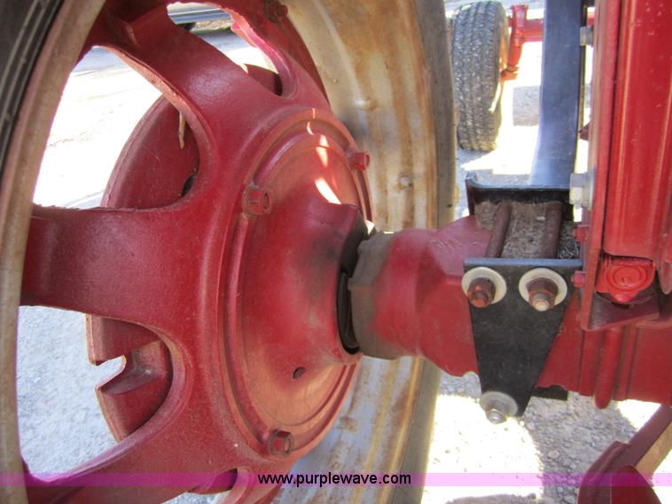 image for item C5208 1969 International F544 tractor