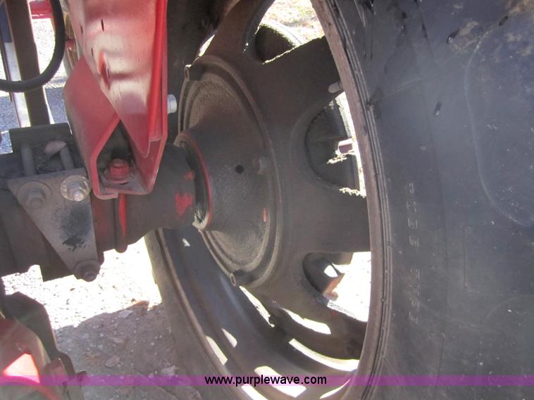 image for item C5208 1969 International F544 tractor