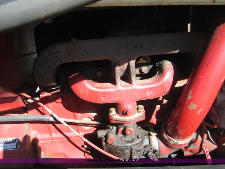 image for item C5208 1969 International F544 tractor