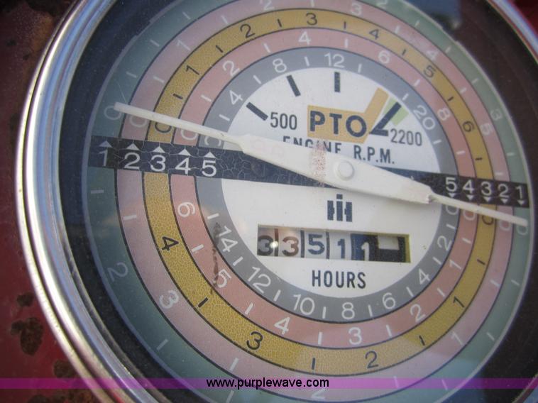 image for item C5208 1969 International F544 tractor