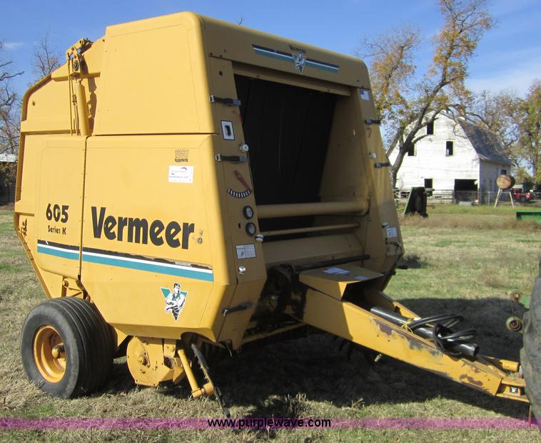 image for item C5212 1993 Vermeer 605K round baler