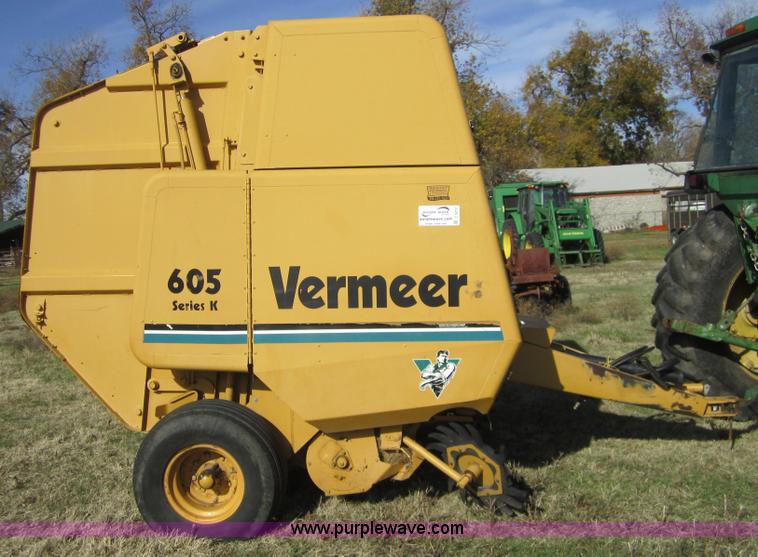 image for item C5212 1993 Vermeer 605K round baler
