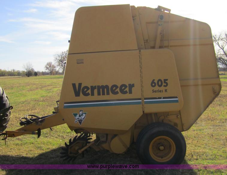 image for item C5212 1993 Vermeer 605K round baler