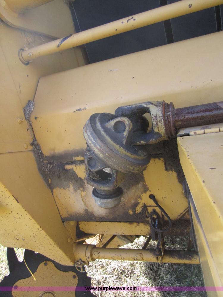 image for item C5212 1993 Vermeer 605K round baler