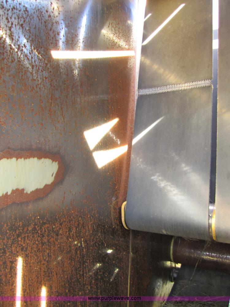 image for item C5212 1993 Vermeer 605K round baler