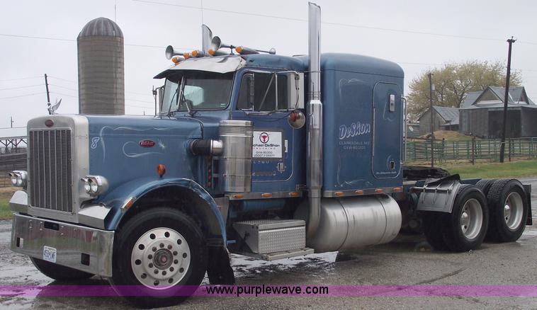 image for item C5748 1984 Peterbilt 359 semi truck