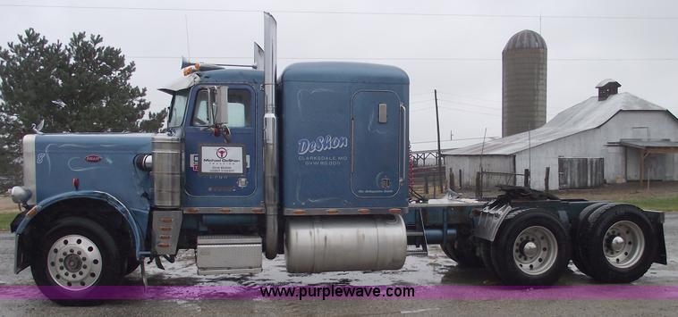 image for item C5748 1984 Peterbilt 359 semi truck