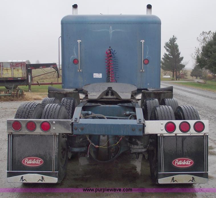 image for item C5748 1984 Peterbilt 359 semi truck