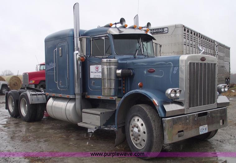 image for item C5748 1984 Peterbilt 359 semi truck