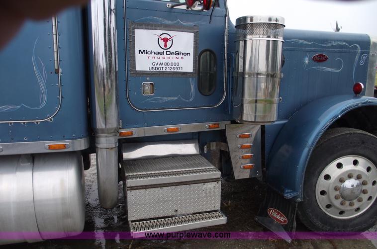 image for item C5748 1984 Peterbilt 359 semi truck