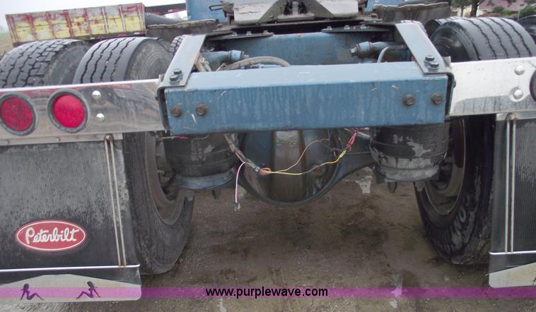 image for item C5748 1984 Peterbilt 359 semi truck