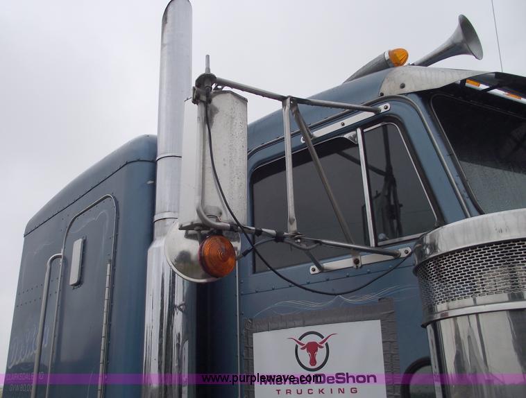 image for item C5748 1984 Peterbilt 359 semi truck