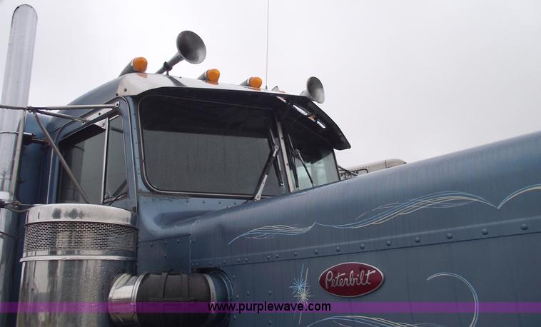 image for item C5748 1984 Peterbilt 359 semi truck