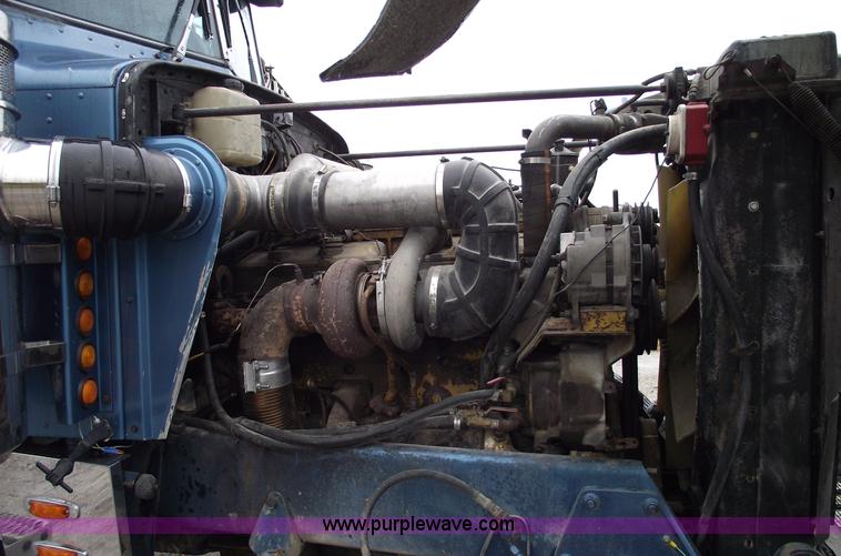 image for item C5748 1984 Peterbilt 359 semi truck