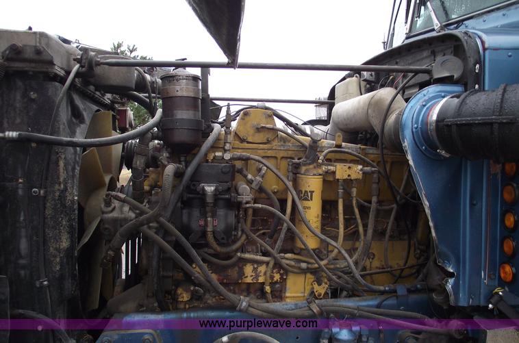 image for item C5748 1984 Peterbilt 359 semi truck