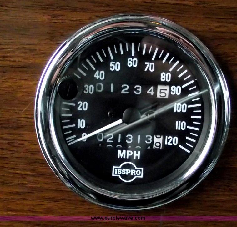 image for item C5748 1984 Peterbilt 359 semi truck