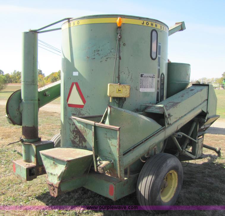 John Deere 750 grinder/mixer in Baldwin City, KS Item C9545 sold