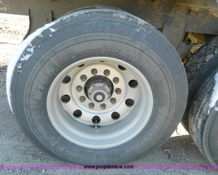 image for item D8608 2010 Timpte Super Hopper 42' grain trailer