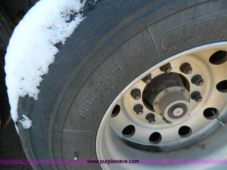 image for item D8608 2010 Timpte Super Hopper 42' grain trailer