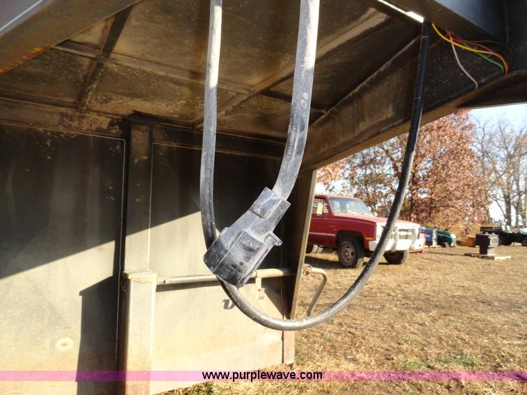 image for item H9019 1994 Kodiak 17' gooseneck trailer