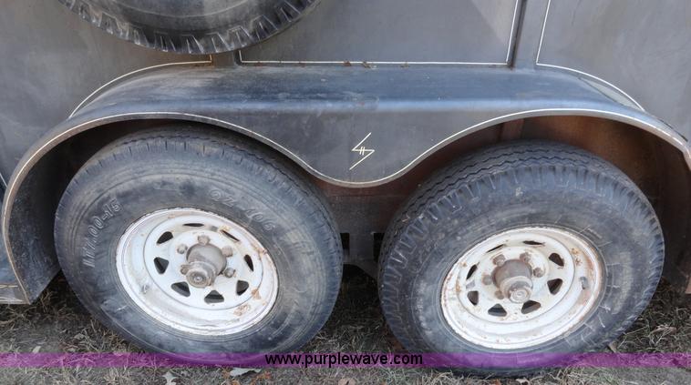 image for item H9019 1994 Kodiak 17' gooseneck trailer