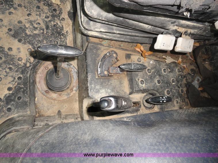 image for item H9021 1988 Deutz Allis 6275 MFWD tractor