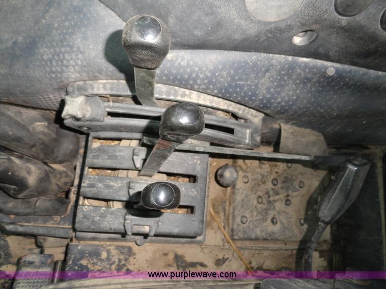 image for item H9021 1988 Deutz Allis 6275 MFWD tractor